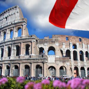 Colosseum,With,Flag,Of,Italy,In,Rome